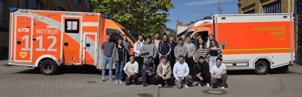 Zwei Rettungswagen und das Team Zwei Rettungswagen und das Team